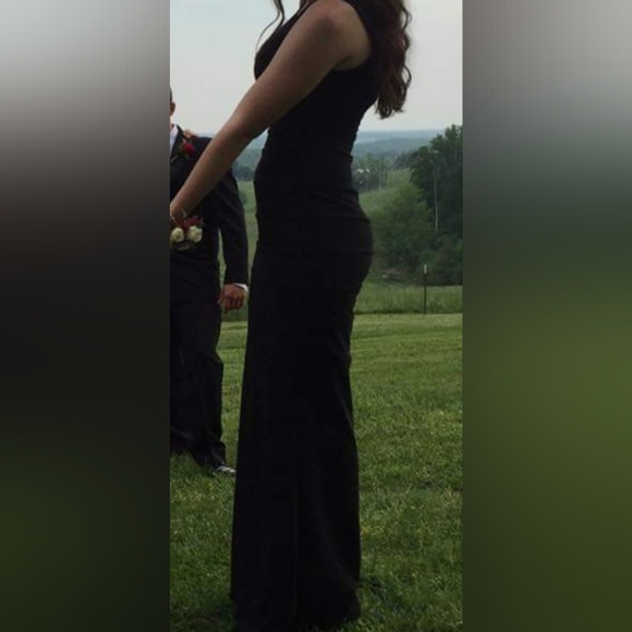BLACK PROM DRESS - Picture 4 of 7
